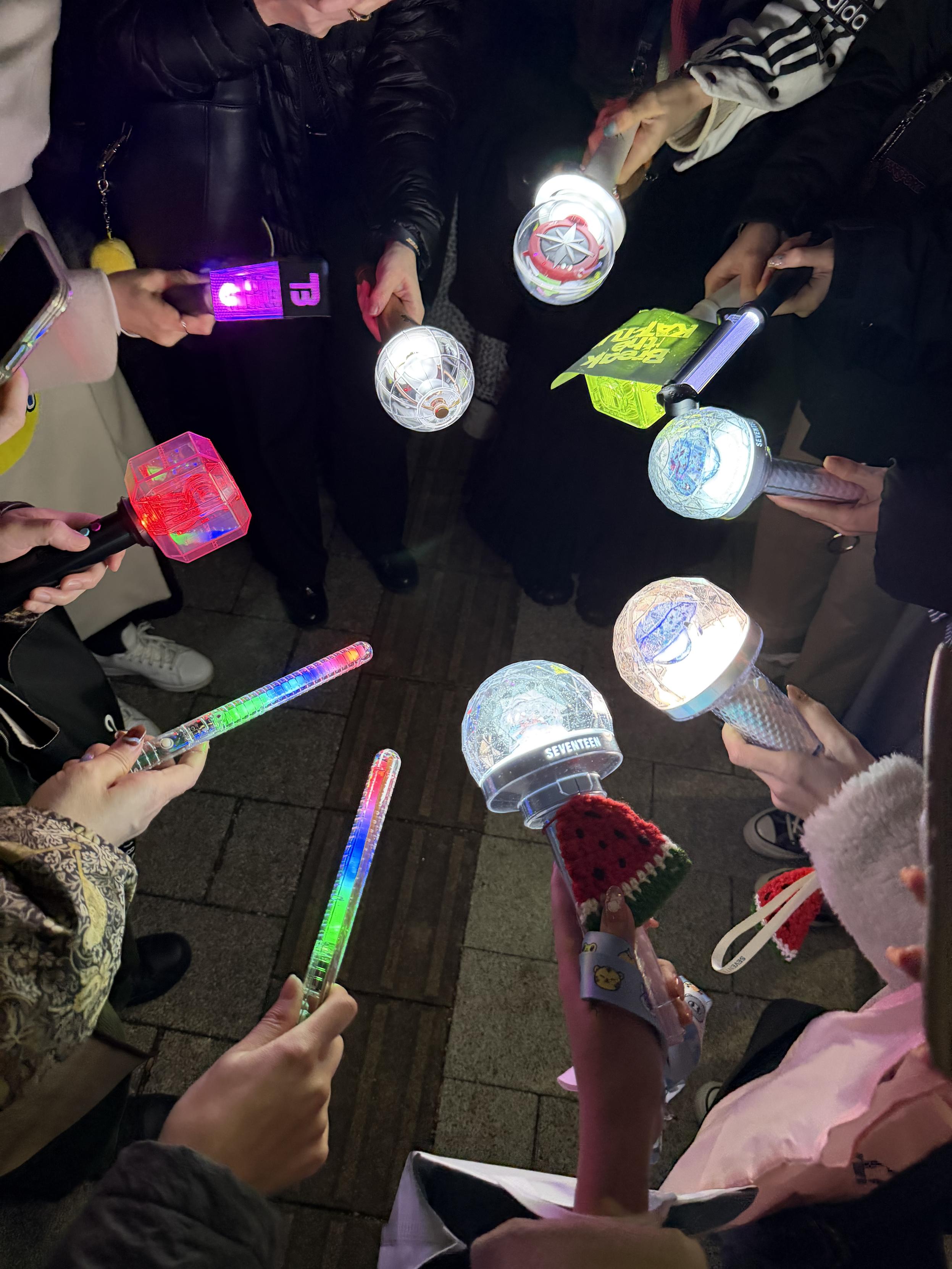 ใใณใฉใคใใๆใซ่ผชใไฝใฃใฆใใๅ็